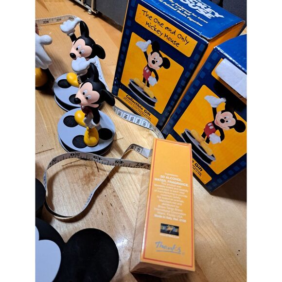 Very Vintage FABULOUS Mickey Mouse Watches, Bobble Heads, Weight, Cologne, Pins - Picture 12 of 15